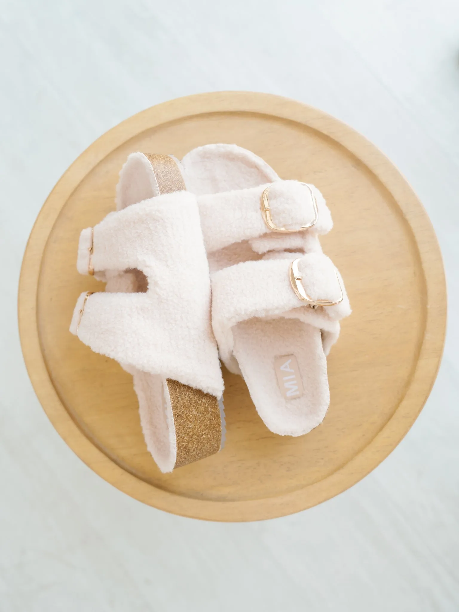 Mia: Qianna Sandal - Natural Shearl