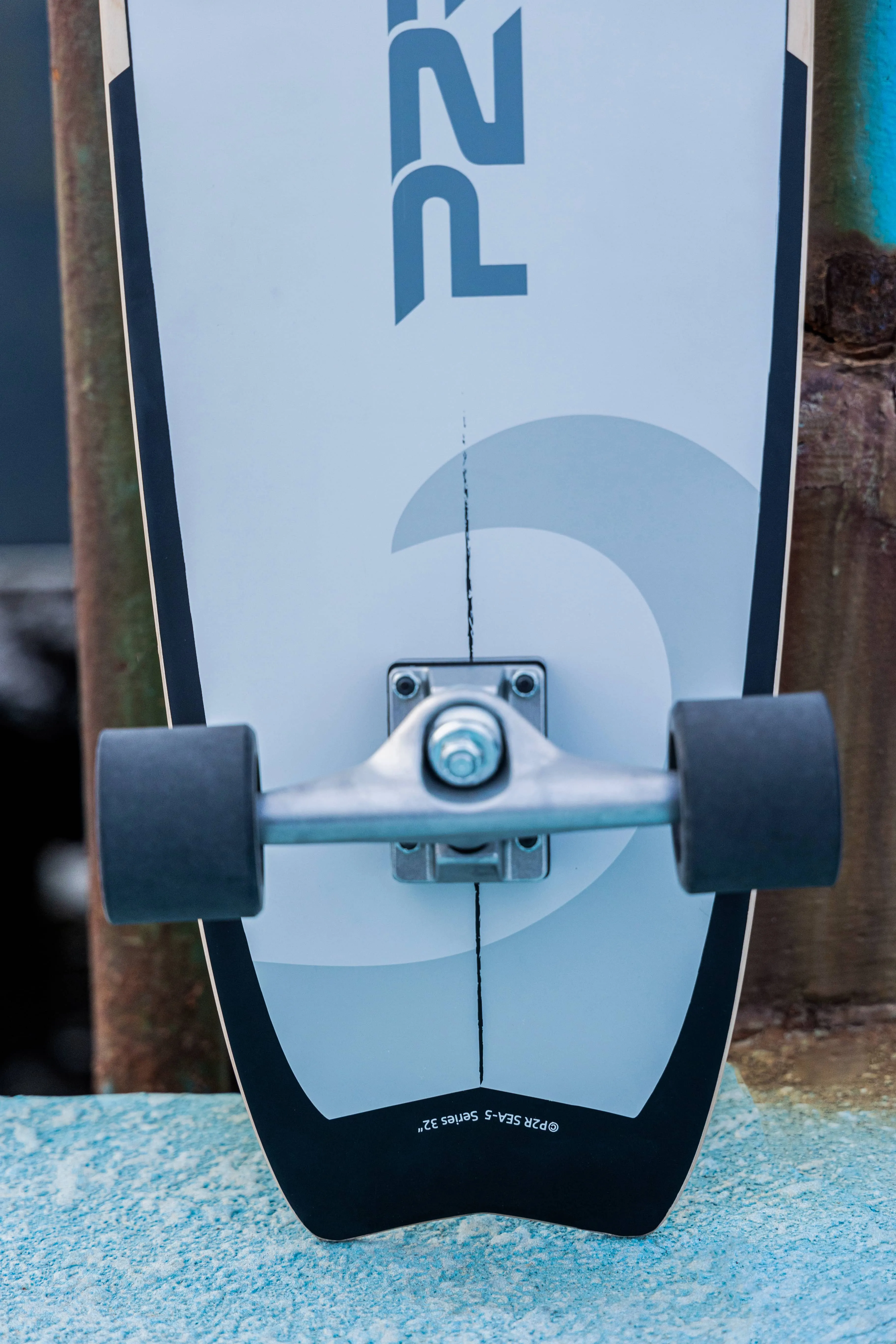 P2R SEA-5 Surf Skateboard with Carving Truck