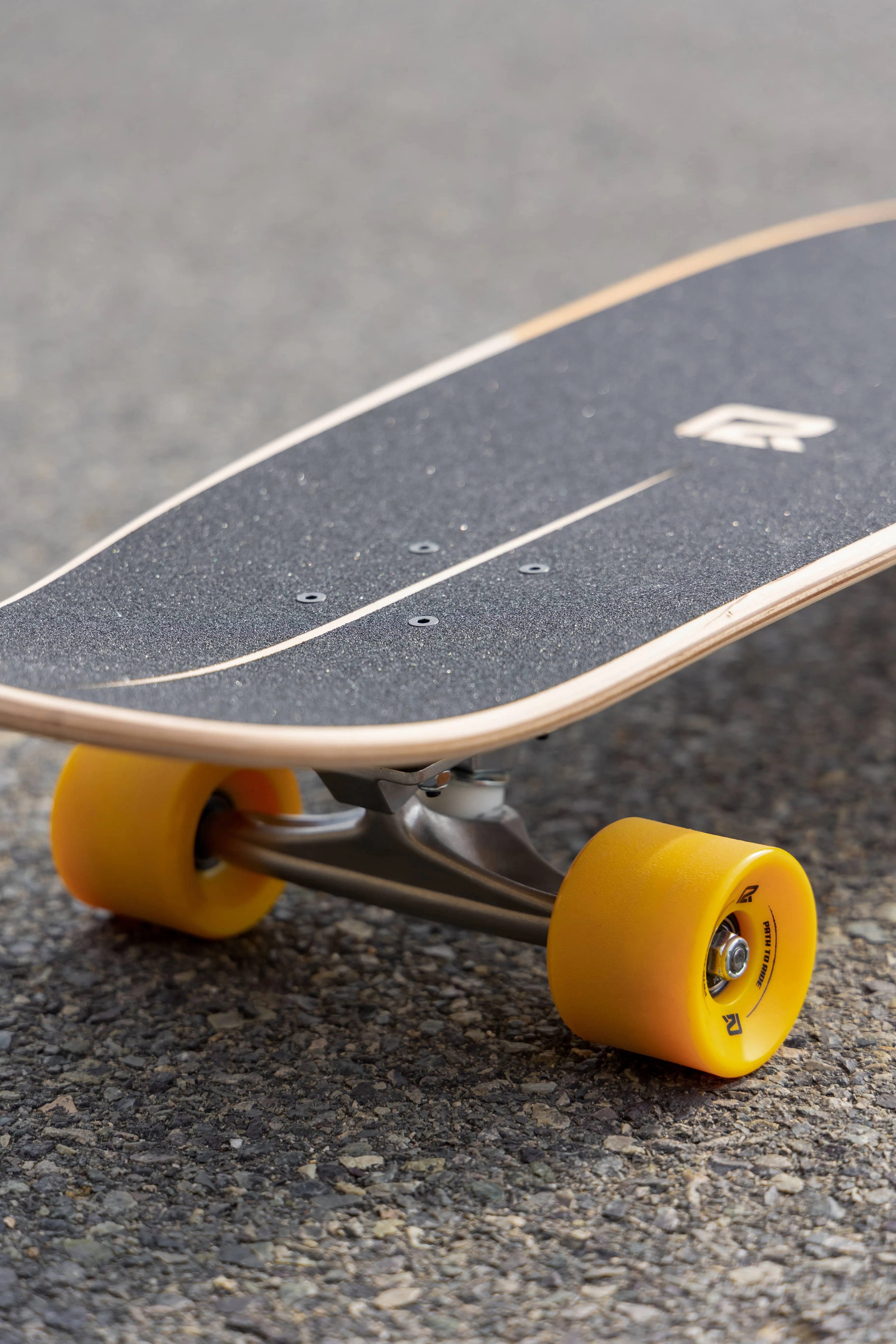 P2R SEA-5 Surf Skateboard with Carving Truck