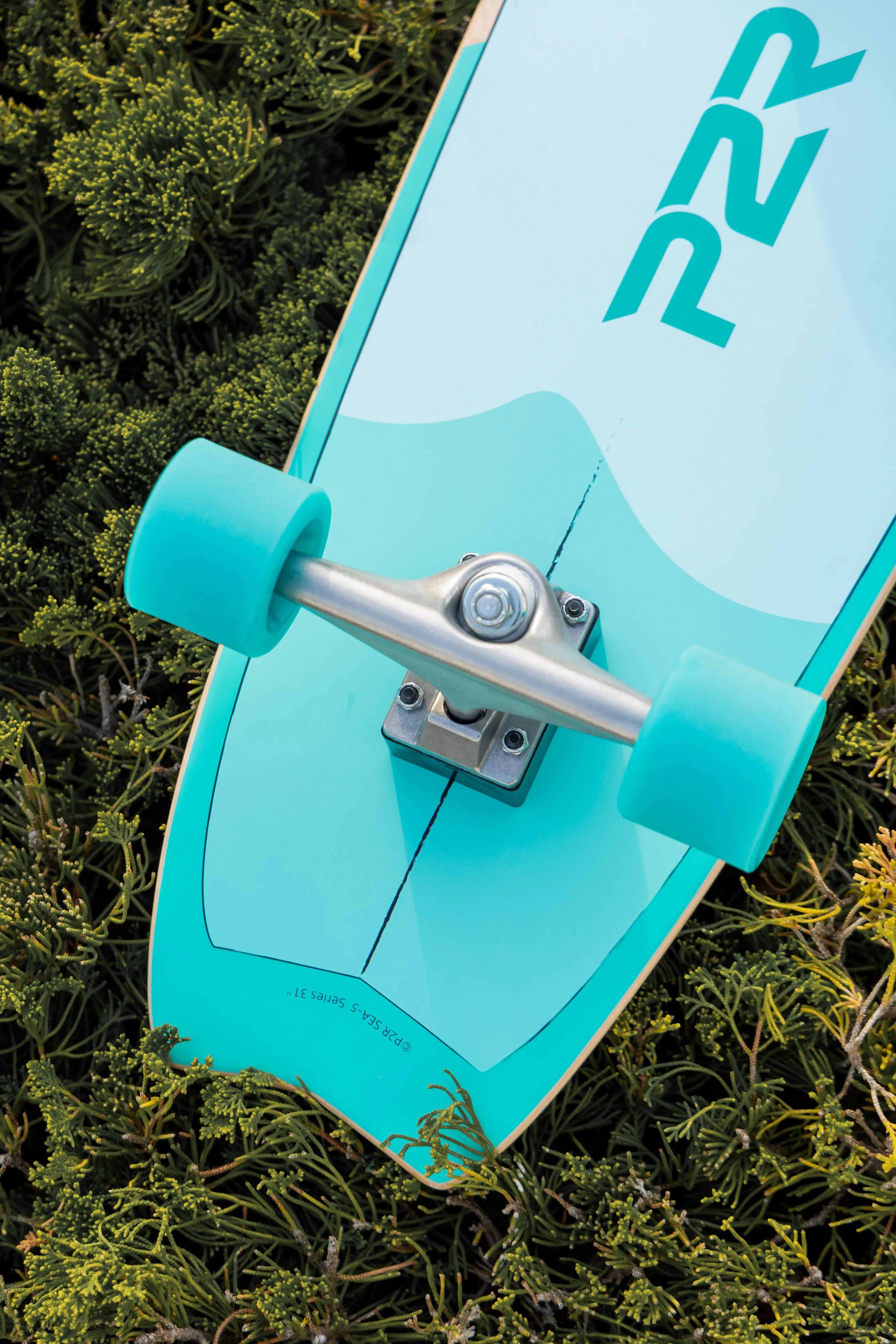 P2R SEA-5 Surf Skateboard with Carving Truck