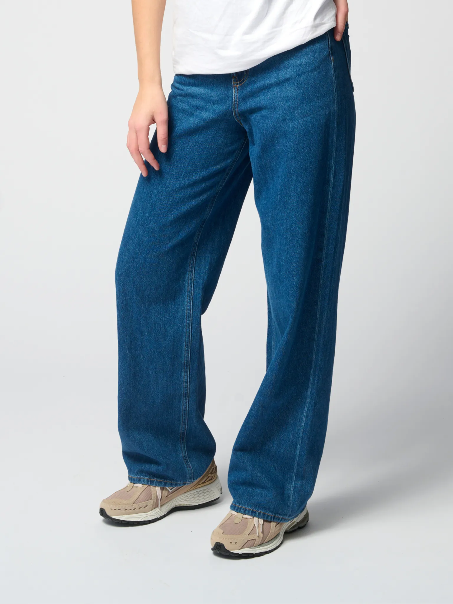 Performance Wide Jeans - Medium Blue Denim