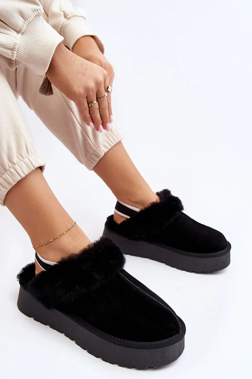 Slippers | Spago Fashion